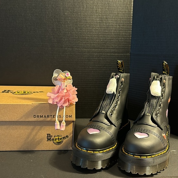 Dr martens NWT Air Wair Sinclair heart black lapstone and satin Lux boots . 8 - Picture 10 of 16